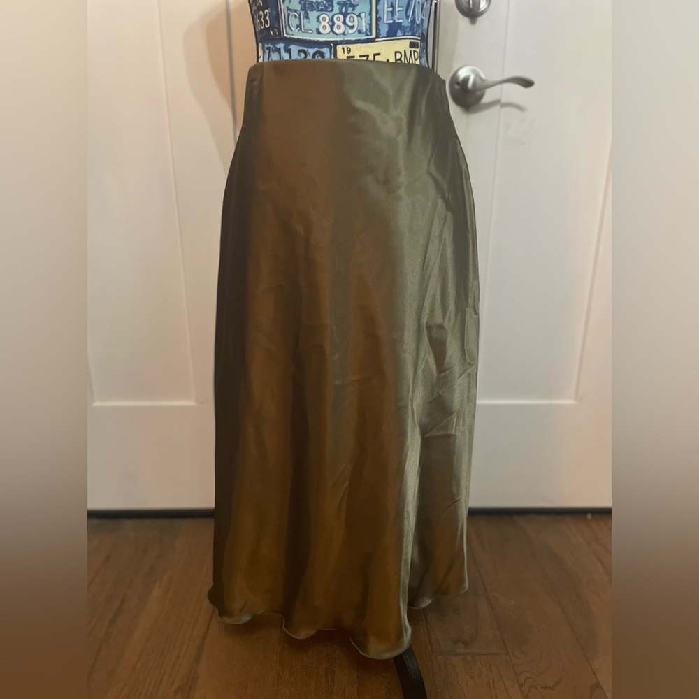 NWOT Nicole Miller Satin Midi Skirt